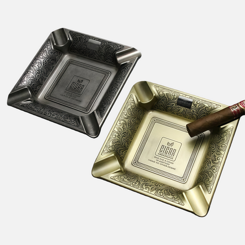 High-End Luxury Cigar Ashtray – Vintage Engraving with Elegant Brass Finish