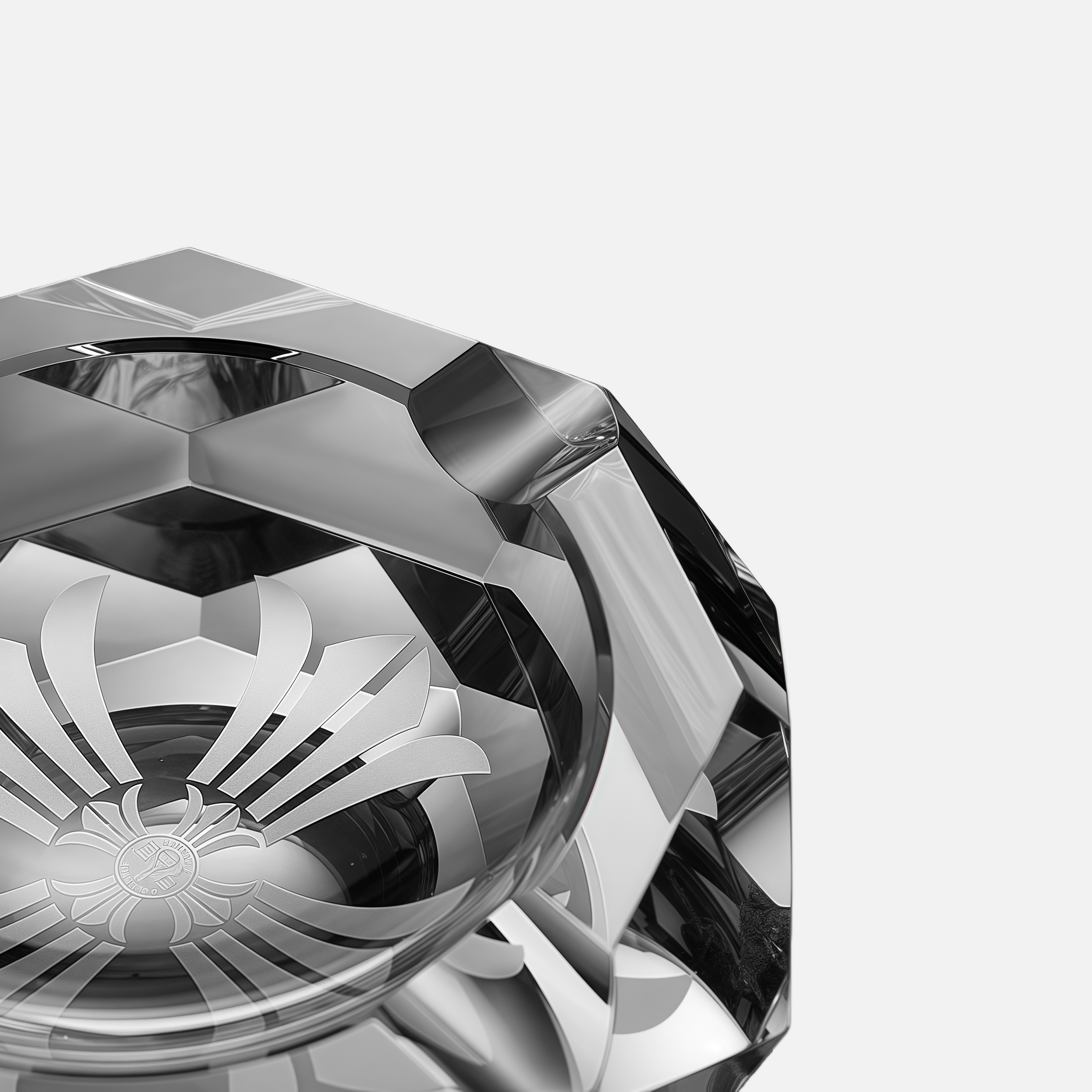 Premium Crystal Cigar Ashtray – Elegant Faceted Geometric Design for Cigar Lovers