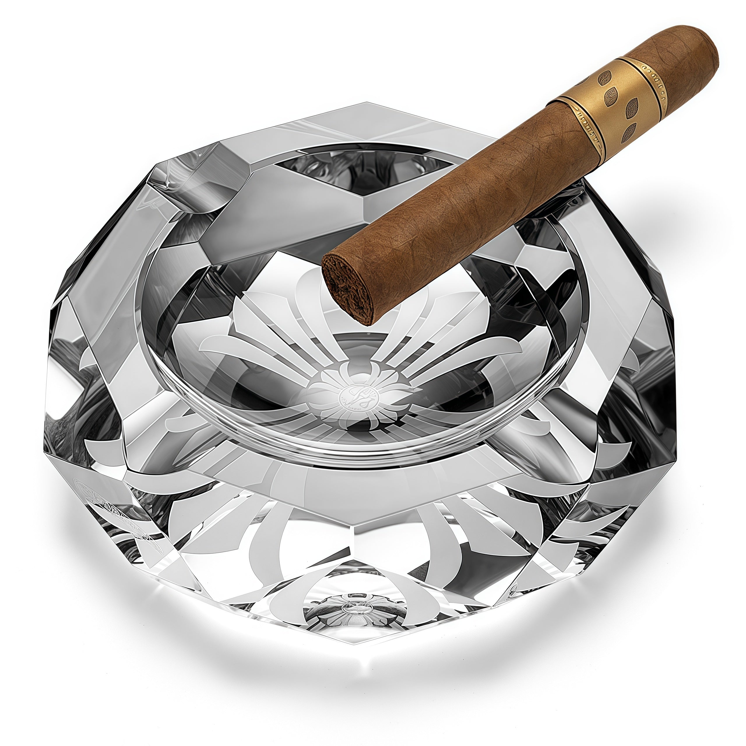 Premium Crystal Cigar Ashtray – Elegant Faceted Geometric Design for Cigar Lovers